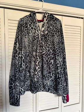 7 Degrees Gray, Black & pink Leopard Zip Hoodie. EUC